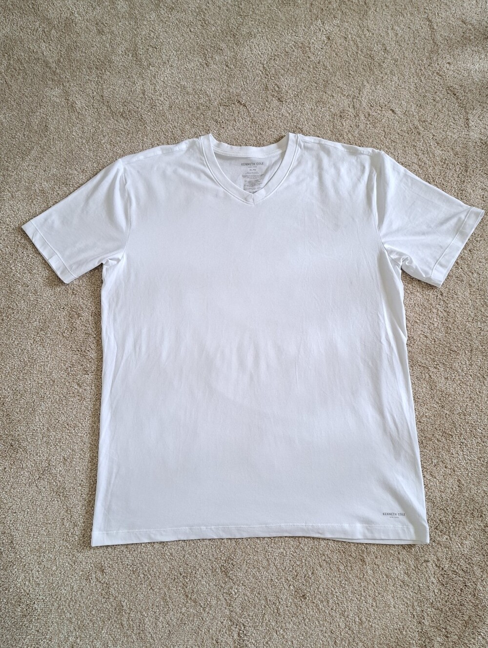 Kenneth Cole New York White V-Neck Short Sleeve Tee Casual Cotton Blend Classic